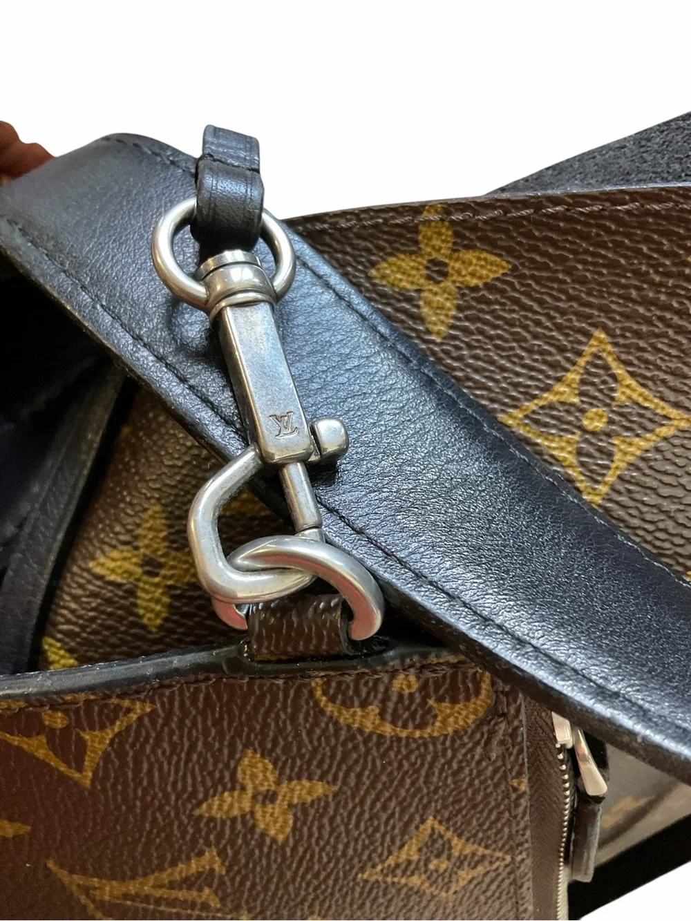 Louis Vuitton GM NN14 Idole Bucket Bag Monogram Canvas and Leather